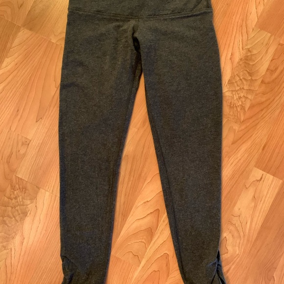 Lululemon Grey Cotton Leggings, beautiful details Size 2 - Picture 2 of 5